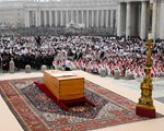 Slika Papa Franjo predsjedao sprovodnom misom za Benedikta XVI.